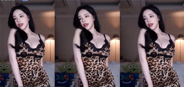 奶豆抖音app下：可以看到美女深夜自拍健身视频的播放器