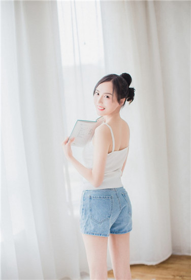 午夜香蕉成视频人APP安卓：可以观看视频直播和分享美女自拍的软件